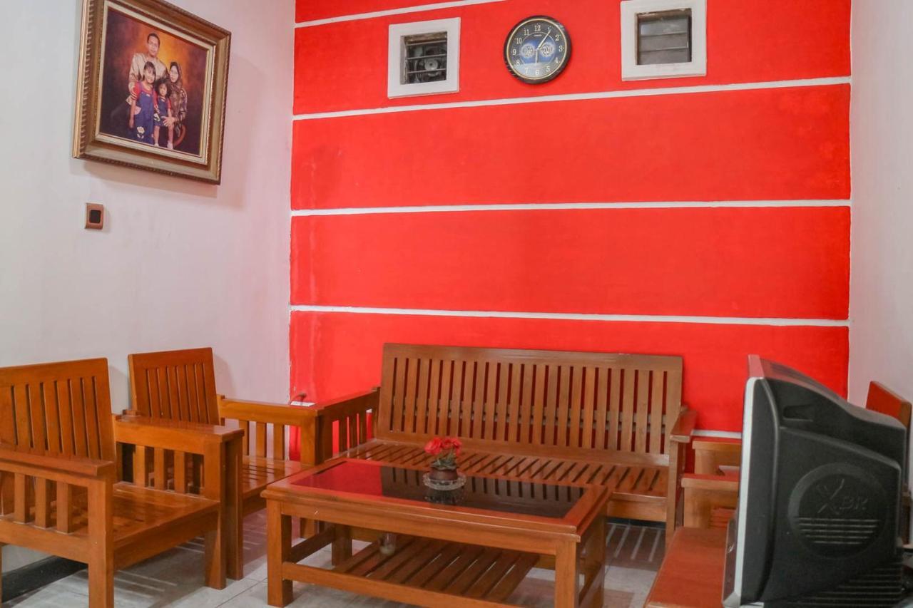 Wisma Vandera Syariah Garut Mitra Reddoorz Buitenkant foto
