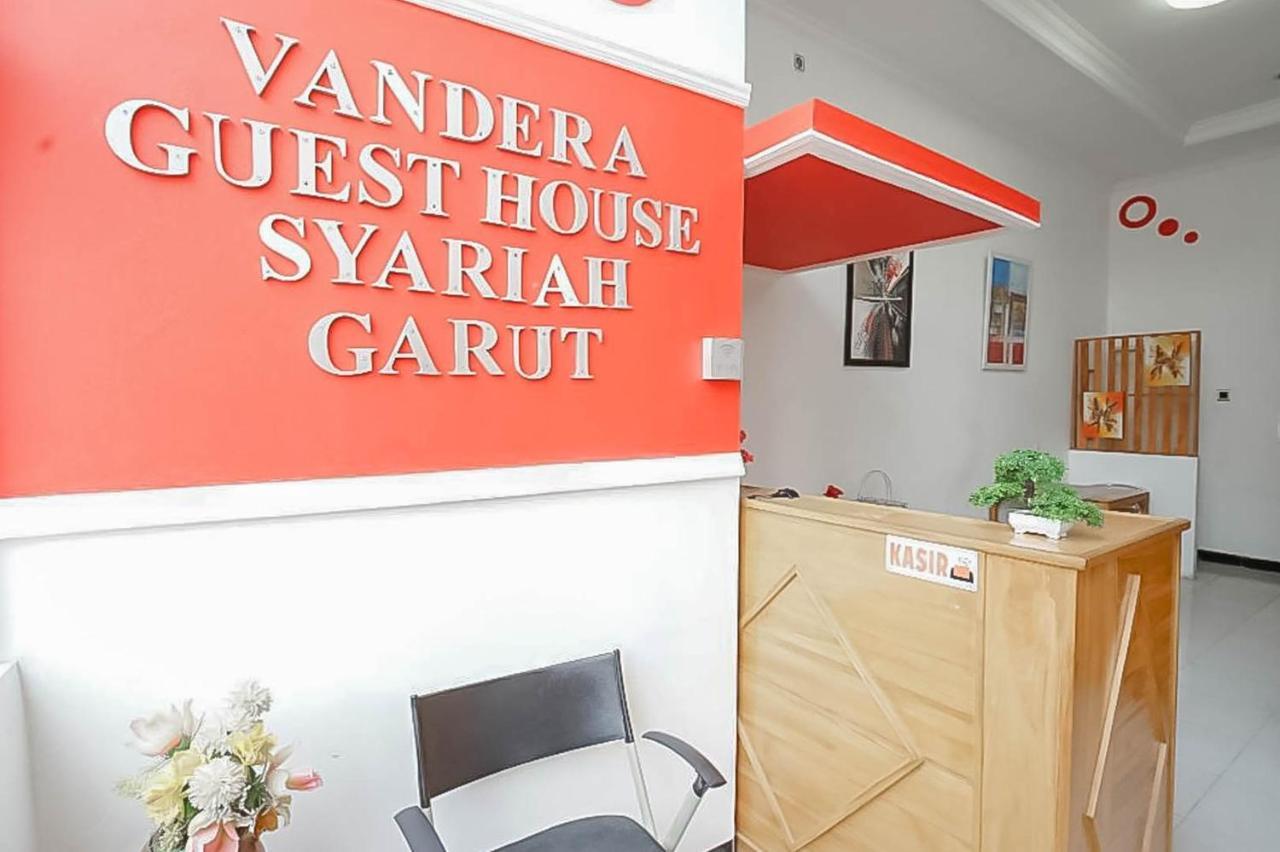 Wisma Vandera Syariah Garut Mitra Reddoorz Buitenkant foto